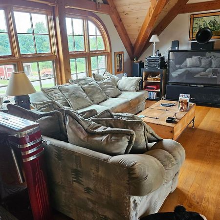 Clover Hill Farm & Country Inn Уилямстаун Екстериор снимка